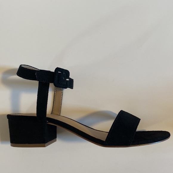 ✨BRAND NEW✨ OLD NAVY BLACK FAUX SUEDE SANDALS WITH SHORT HEEL - Picture 5 of 11